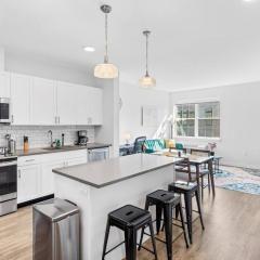 Jersey City's Best Enjoy Our Deluxe 1 Bedroom Condo Only 25 Minutes to NYC