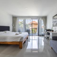 Deluxe Room with Pool View