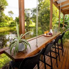 Guest Suite with Fireplace & Pond, close to Noosa & Eumundi