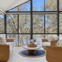 Luxury Riverside Escape with Private Jetty on the Murray River