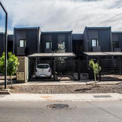 Depto del Bosque, 4 personas, patio, cochera cubierta ,parrilla