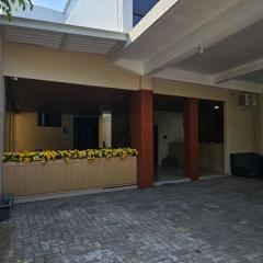 Sunflower Hotel Syariah near Juanda Airport