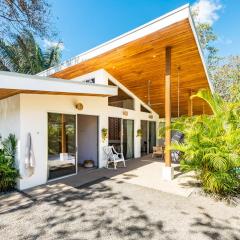 Dos Olas Villa 2-Private Pool, Short Walk to Beach