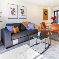 Bright & Stylish 2BR Near Addington Park