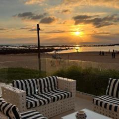 Beachfront Escape - Panoramic View and Spacious Terrace