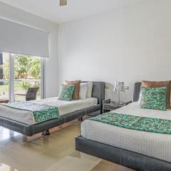 Seaside Serenity Retreat at Mareazul Norte- Studio