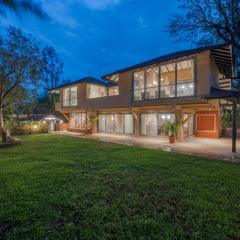 SaffronStays Red Brick House, Panchgani - rustic villa with huge lawn and terrace