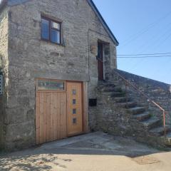 St Just Cottage - Beautiful 3 bed in the heart of St Just with a Fish & Chip Shop, Cafes and 4 local Pubs