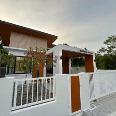 DelZiaNa Bara Villa Pakbara Satun พักได้ 6 ท่าน