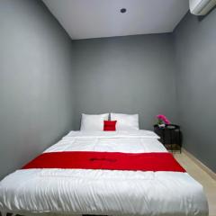 RedDoorz at Marina City Waterfront