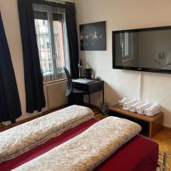 4 PREISWERTES Zimmer in privater Wohnung, kein Hotel, ohne Personal, zum Übernachten