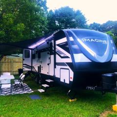 AU PARTY ON The PLAINS RV Private Campsite