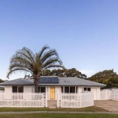 Yo Caba Caba - Beach House with a Colourful Twist!