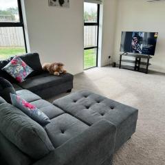 Location ,location sunny house in rolleston