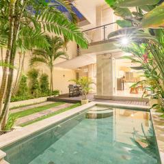 Seminyak Beach Villa Giola