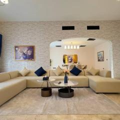 Luxury apartment in Al Danah Relax and Recharge