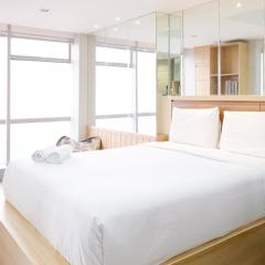 Best Deal and Smart Living Studio at Grand Sungkono Lagoon Apartment By Travelio