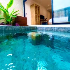 R resident resort