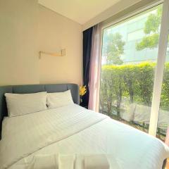 Stylish 1BR Condo by BTS Ekkamai - Infinity Pool & Gym