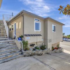 Ocean VIEWS! Steps from Victoria Beach, Lux Design