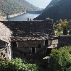 Casa Bruja Tradizionale Rustico Ticinese