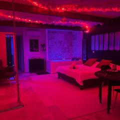 Love Room romantique - Jacuzzi et Sauna intimes