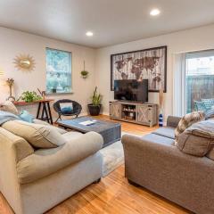 TWO townhomes for your giant group!