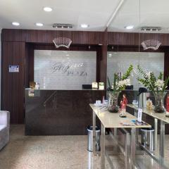 阿尔兹拉广场酒店
