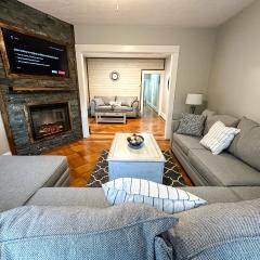 The Allen House - 3 Bedroom - 2 Full Bath - Private Gorgeous Apartment - Sleeps 8