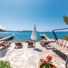 2 Bedroom Stunning Home In Brodarica