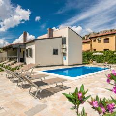 Amazing Home In Jurandvor With Wifi