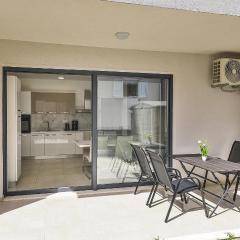 Lovely Apartment In Seget Donji