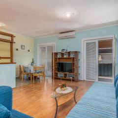 Beautiful Apartment In Pinezici
