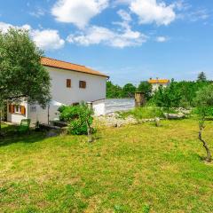 4 Bedroom Awesome Home In Kras