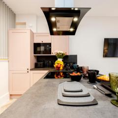 Flat 1 Stunning central loft style apartment in the famous Brighton Lanes