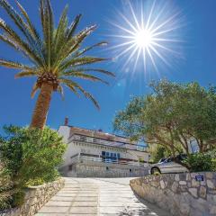 Lovely Apartment In Banjol With Wifi
