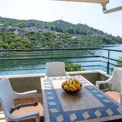 5 Bedroom Stunning Apartment In Ploce