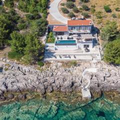 Awesome Home In Karbuni With Sauna