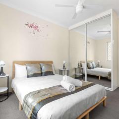 Warm Oasis at Parramatta- 2 BR - Free Parking - Near Shops