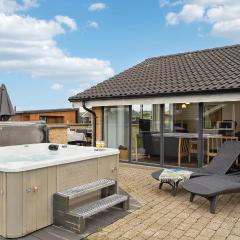 Three-Bedroom Holiday Home In Vinderup