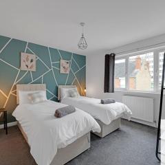 Jardine House- 2BR House, Town Centre, Station