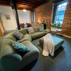 Melbourne Riverside Retreat