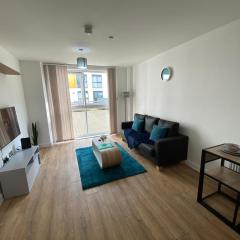 Deluxe Central Apartment - Fast Wifi- Utilitia Arena - ICC - Sea Life Centre