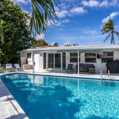 3BR 2BA Heated Pool Home Pool Table Great Location