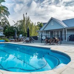 Beach Cottage Russell - Pool, Spa, Location