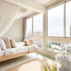 Family Sea view 2Bedroom พร้อมครัว ติดทะเล at Veranda Pattaya