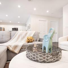 Modern & Family Oasis Minutes from SeaTac Airport