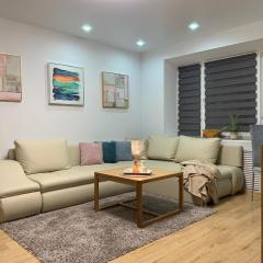 Family-Friendly 2-BedRoom Apt Free Parking