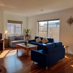 2 bedroom house Central Nagambie sleeps 5