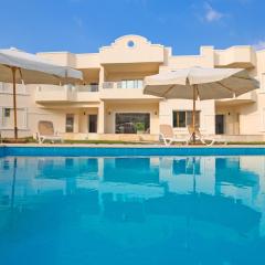 Seven Stays Zayed
